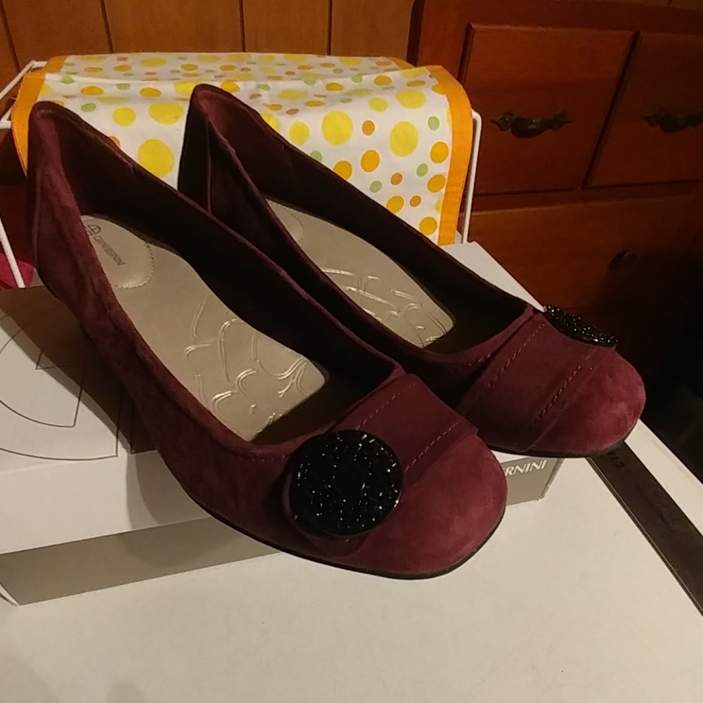 Giani Bernini low chunk heel plum burgundy EUC - Picture 7 of 7